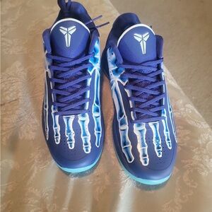 Size 9.5 brand new Kobe X-rays